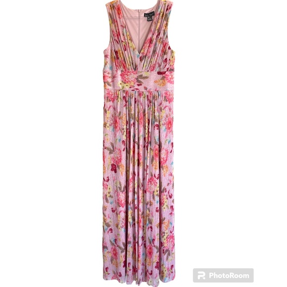 NWT Jessica Howard Carlyle Metallic
Pleated Chiffon Gown - Picture 3 of 8